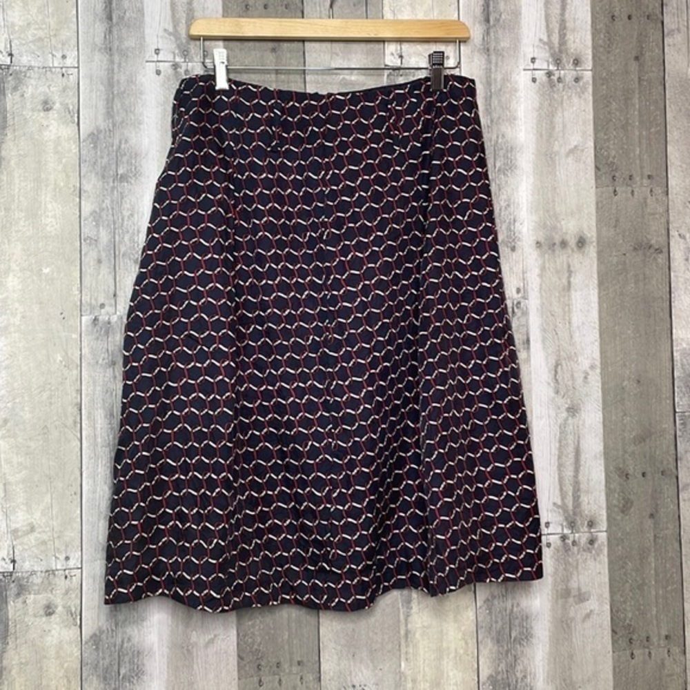 TALBOTS 100% pure silk a-line‎ midi skirt. Blue, red & white. Belt loops. Size 8
